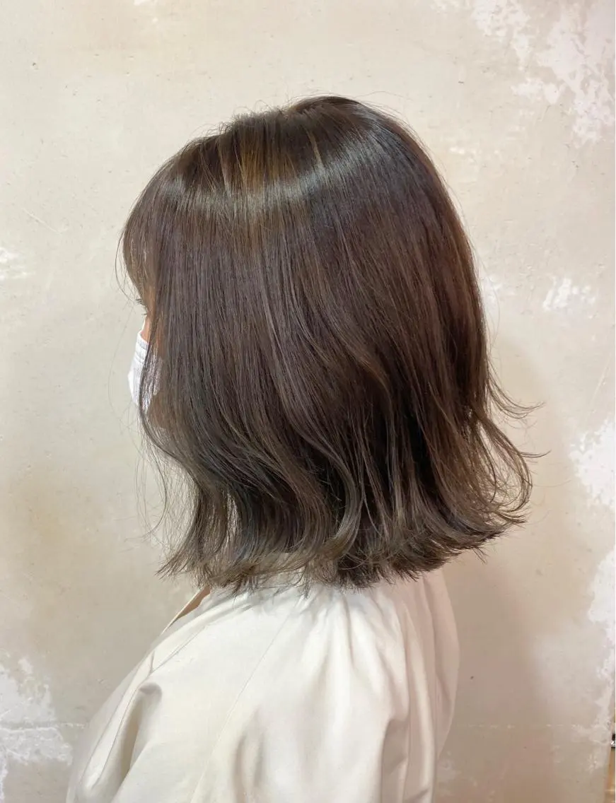ショート カラー オリーブカラー 外ハネヘア 森 早希絵のヘアスタイル