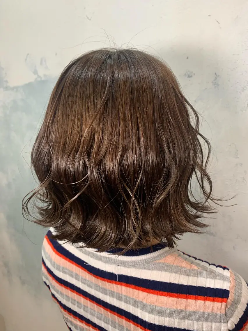 ショート カット ヘアカラー トリートメント 🍑艶髪✖️暖色系 ✨momoka🍑のヘアスタイル