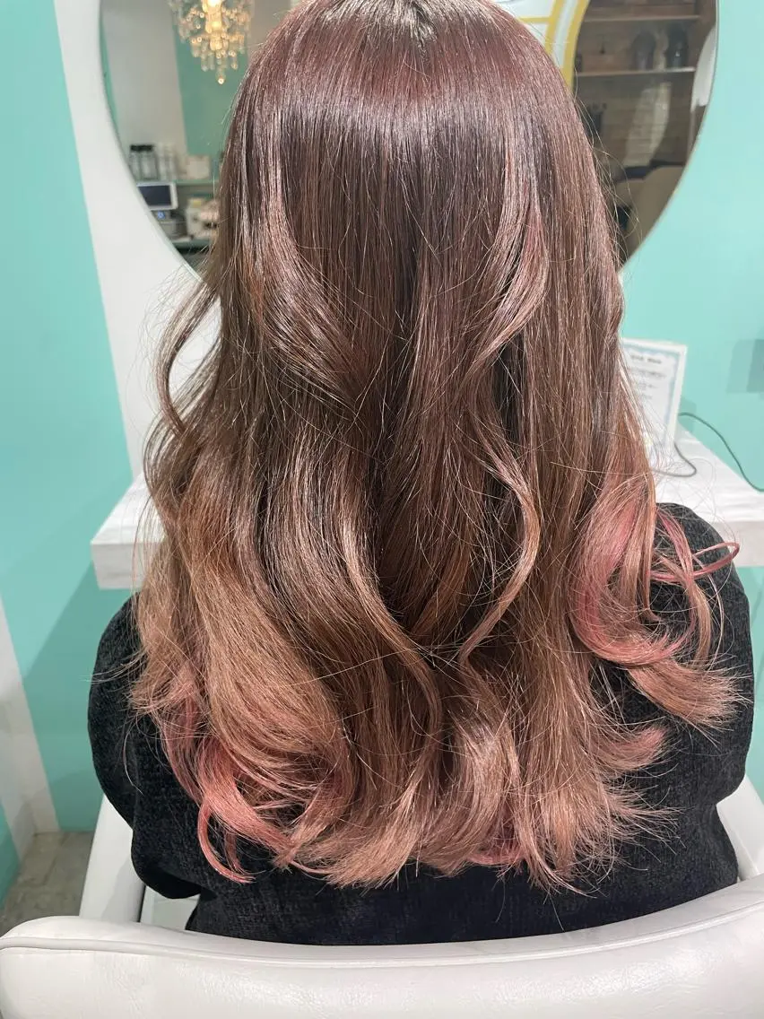 ロング ミストバング ヘアカラー 原 千景のヘアスタイル