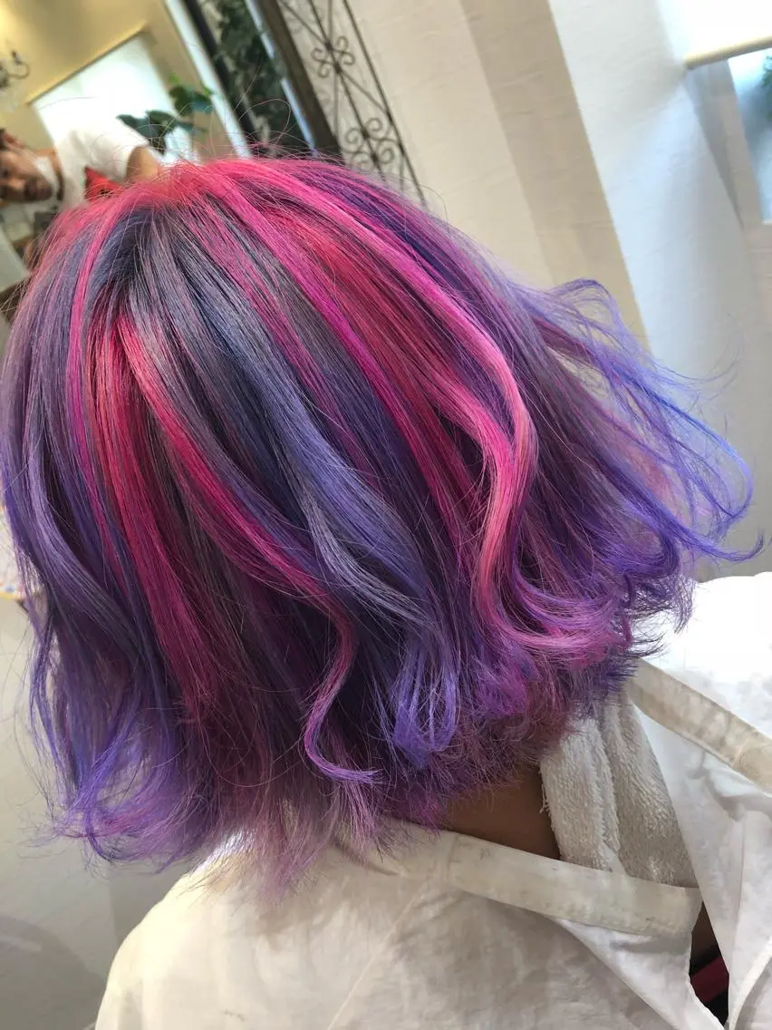ミディアム カラー ブルーカラー ピンクカラー 皆巳 達郎のヘアスタイル