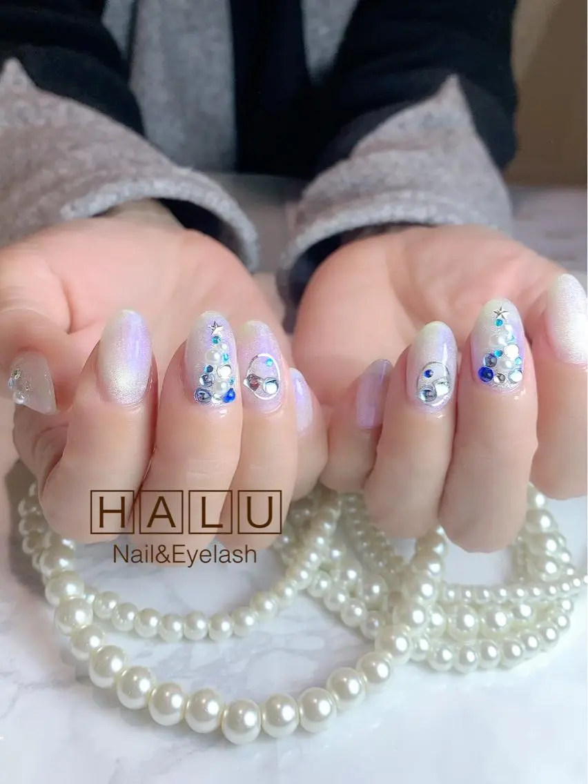 ネイル ホワイト HALU ハルのネイルデザイン