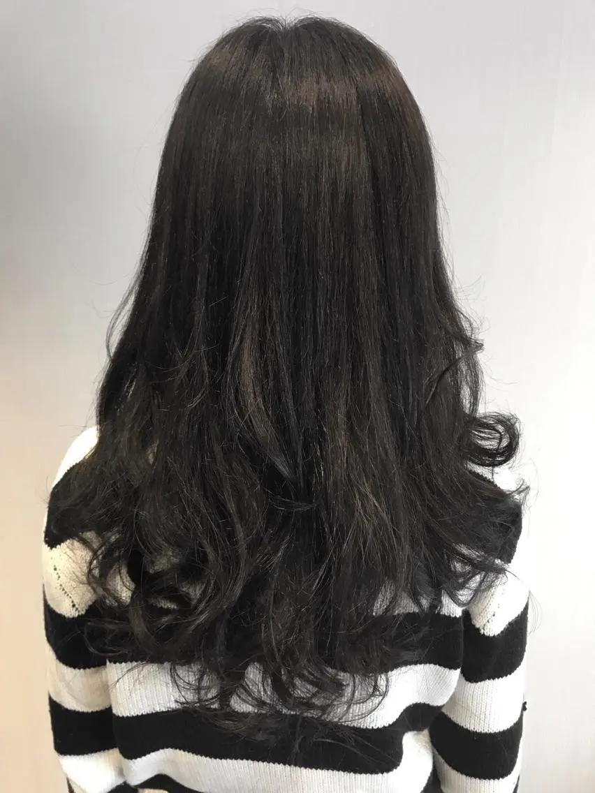 ロング カラー アッシュ アッシュグレー ダークアッシュ ひろせ かなのヘアスタイル