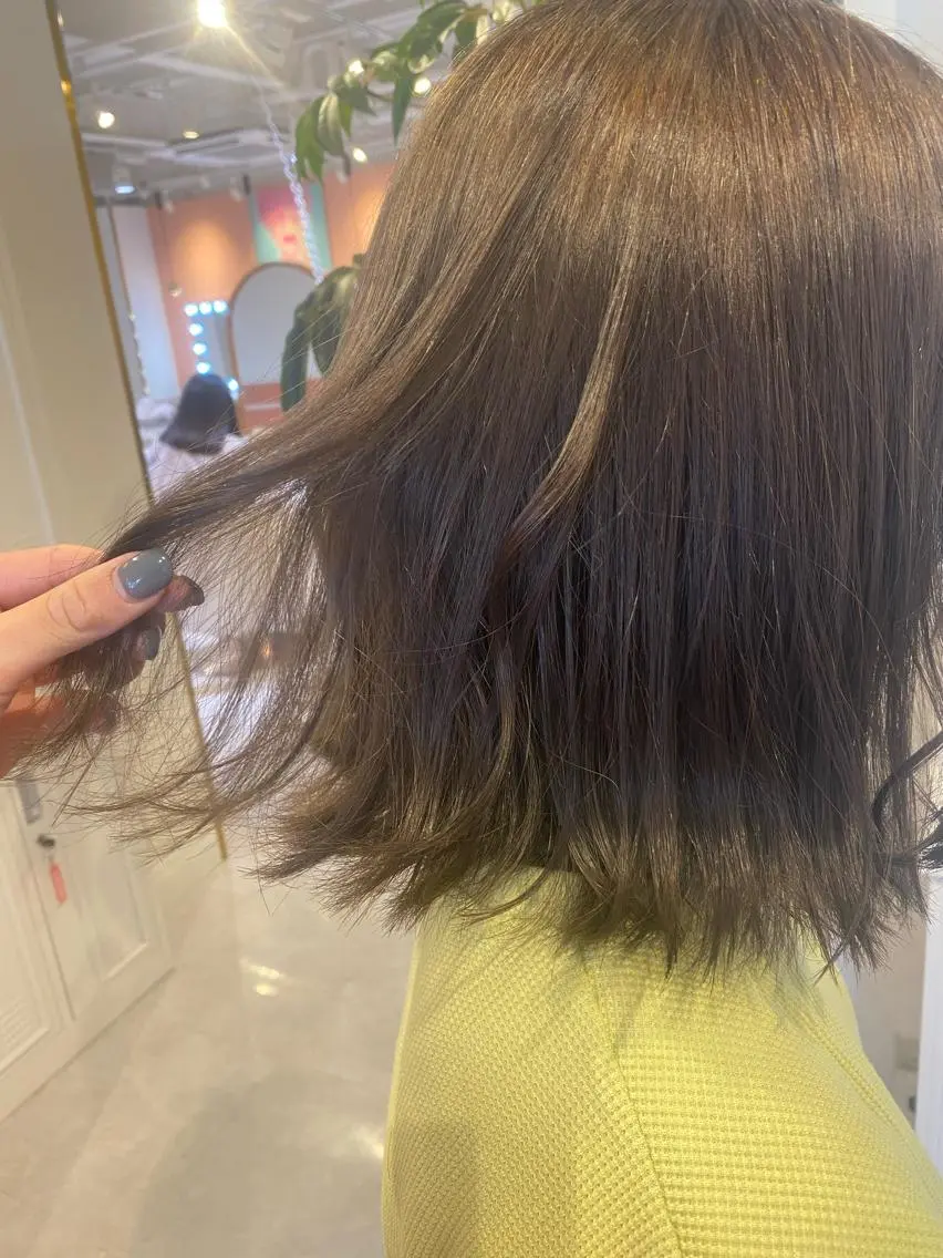 ミディアム カット ヘアカラー 梛木 唯のヘアスタイル