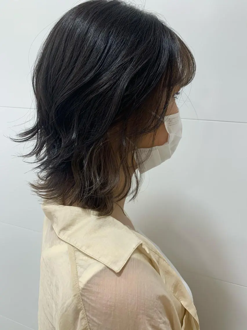 ミディアム ヘアカラー 米津 優花のヘアスタイル