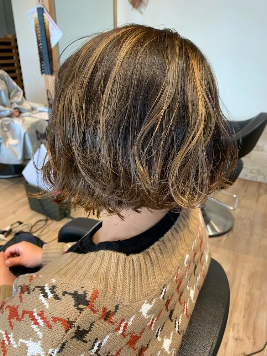 ショート カラー バレイヤージュ レイヤーカット ヘアカラー 大久保 隆蔵のヘアスタイル