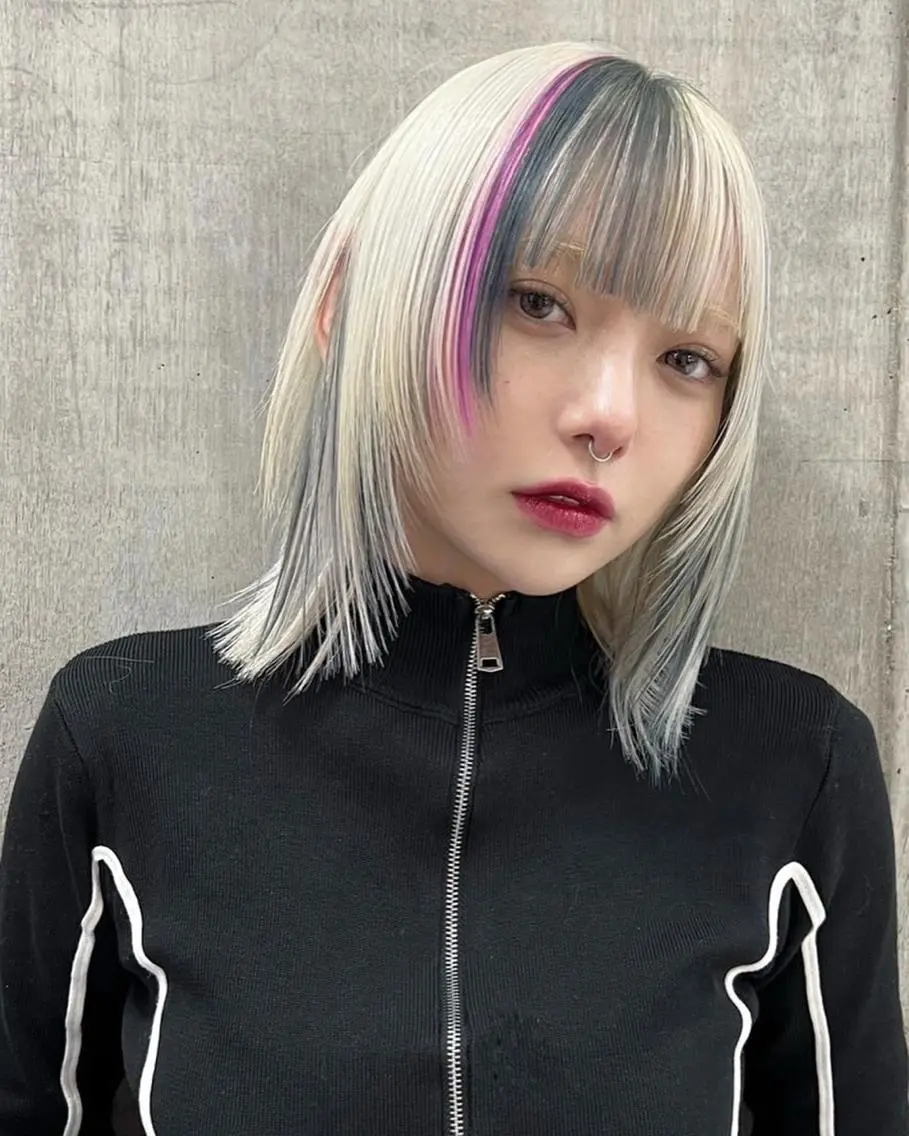 ミディアム カラー ブリーチ ケアブリーチ デザインカラー ハイトーンカラー ウルフカット ヘアカラー トリートメント ヘアセット Null 表参道のヘアスタイル