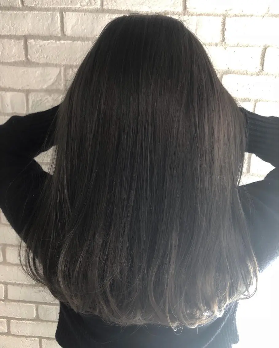 ロング カラー 小島 侑衣のヘアスタイル