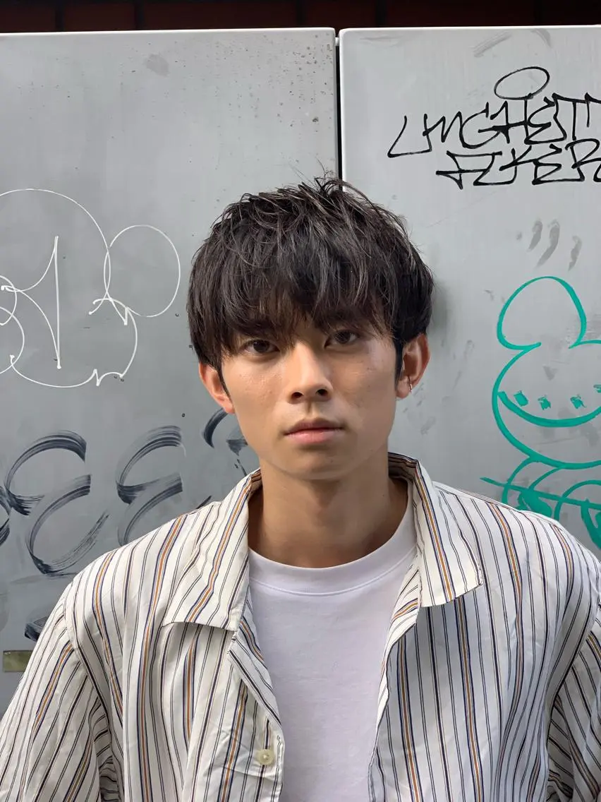ミディアム メンズデザイナー Jojiのヘアスタイル