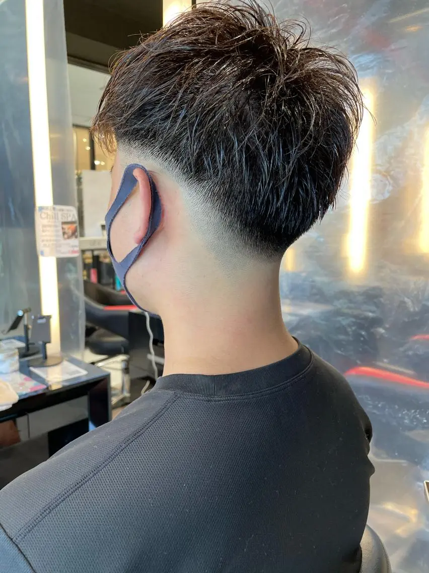 ショート カラー ショートヘア メンズヘア特化 崎田 成人のヘアスタイル