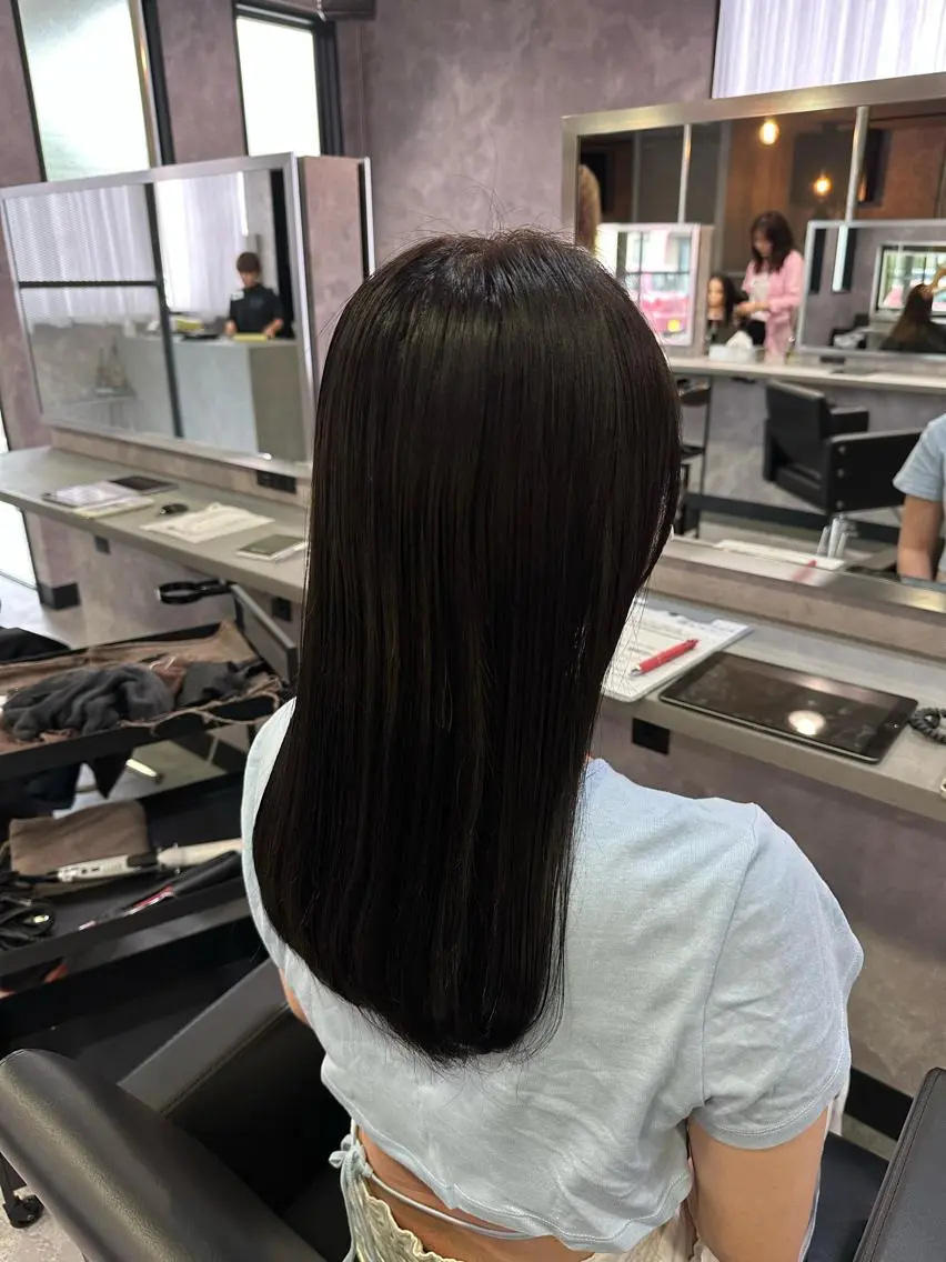 ロング 手塚 菜々美のヘアスタイル