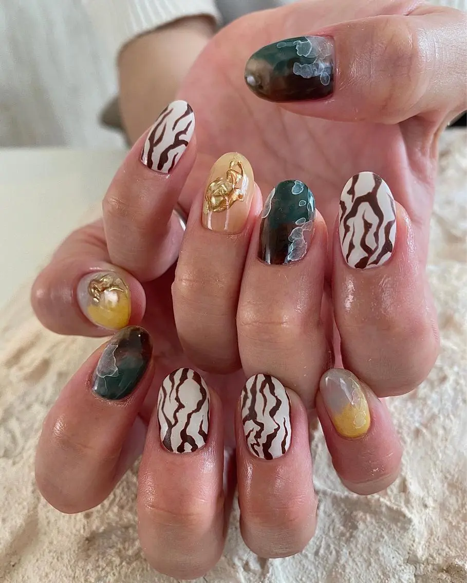 ネイル ハンドネイル and M. nailのネイルデザイン