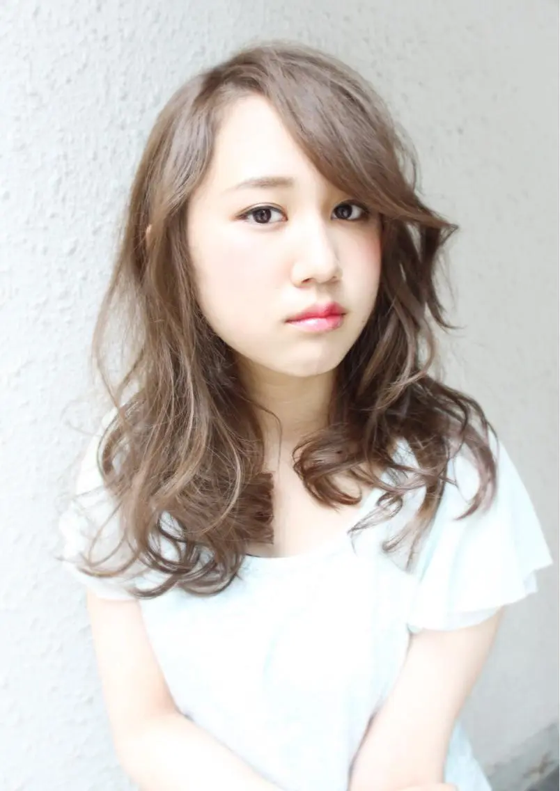 セミロング 桑名 淳のヘアスタイル