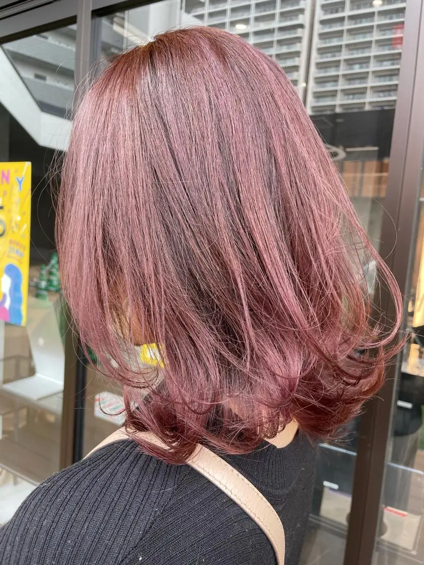 ミディアム カラー ピンクカラー レッドカラー メンズヘア特化 崎田 成人のヘアスタイル