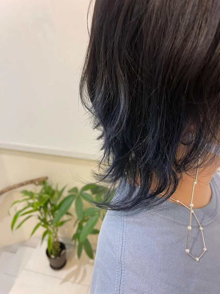 カラー イシイ シオリのヘアスタイル