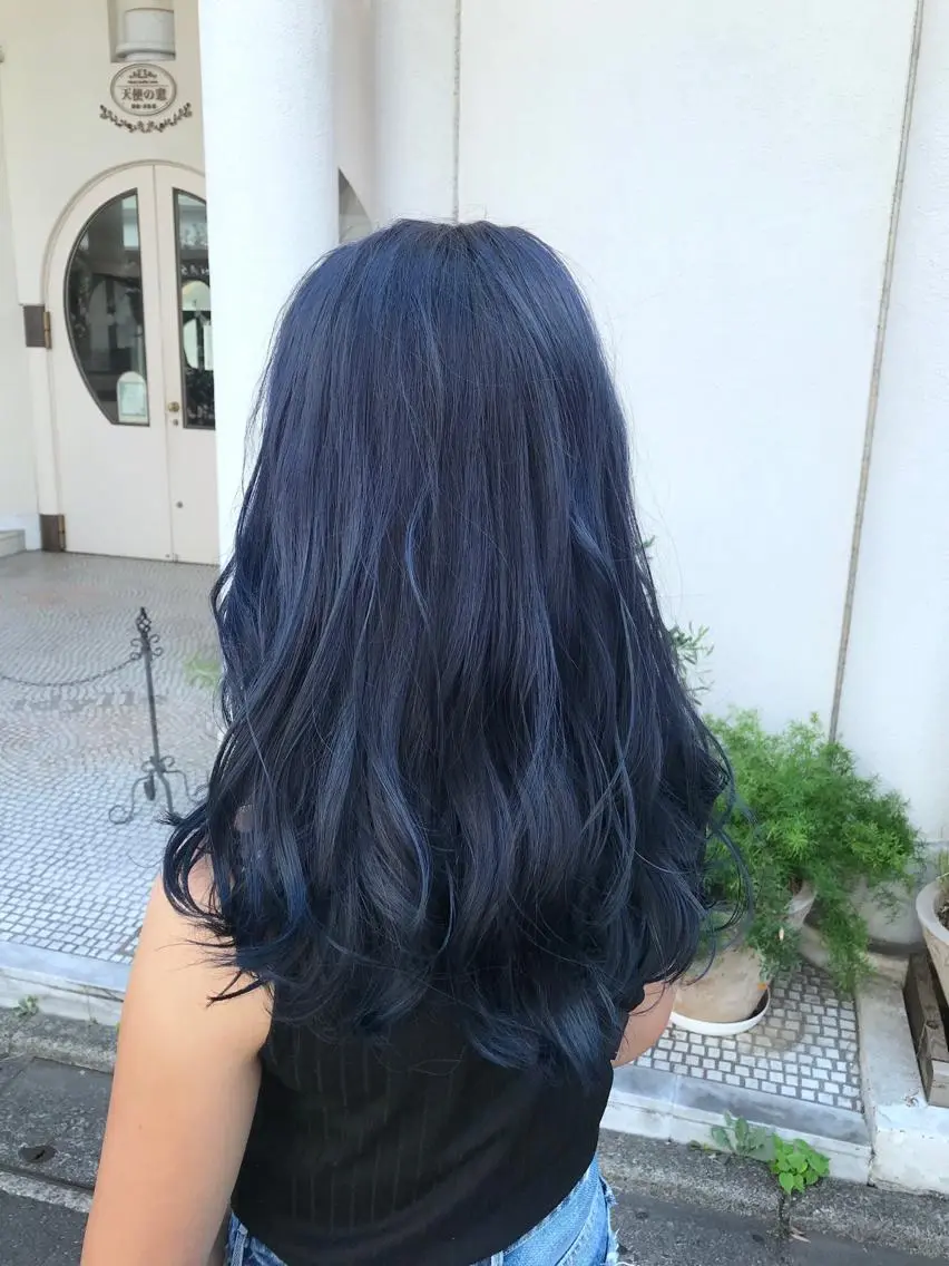 ロング カラー ブリーチ ブルーカラー ネイビーカラー 色落ちまでキレイに！ ！女性サロンのヘアスタイル