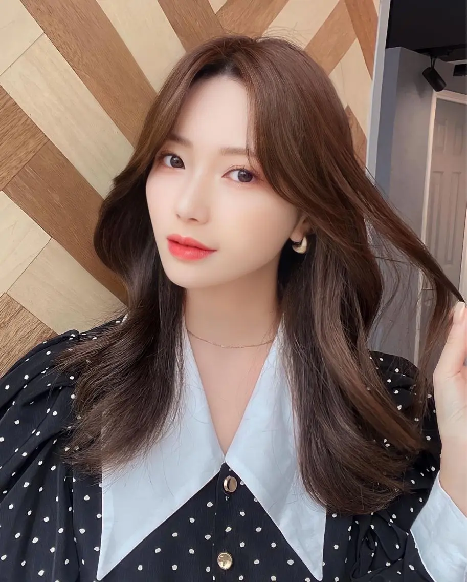 セミロング くびれヘア 韓国風ヘア 外ハネヘア カット ヘアカラー トリートメント 朝3秒で前髪が決まる ✂️ヒロのヘアスタイル