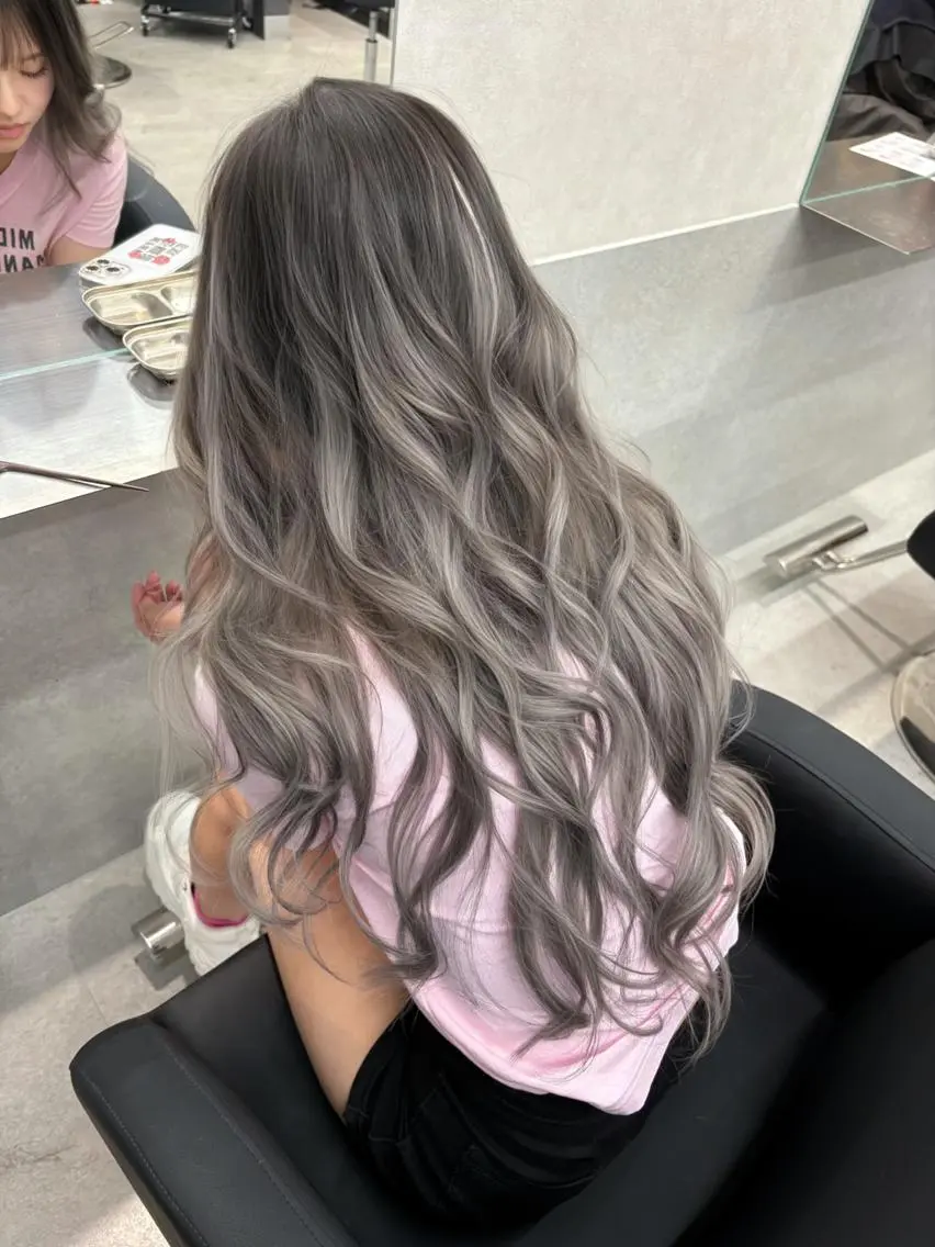 ロング カラー ヘアカラー トリートメント lafit ラフィット 下大利のヘアスタイル