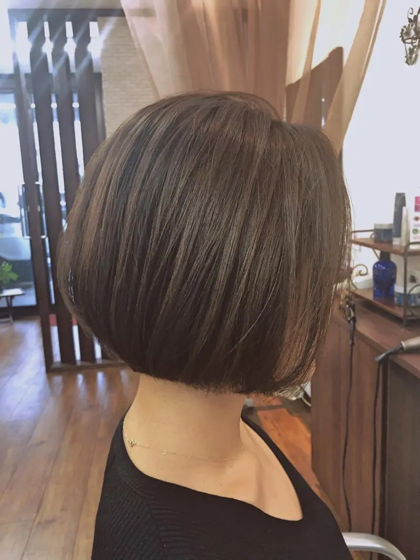 ショート カット ヘアカラー ヘアと眉Otsuka Hikari💆‍♀のヘアスタイル