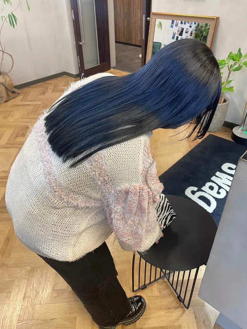 セミロング カラー パーマ ヘアアレンジ メンズ キッズ ネイル マツエク・マツパ アイブロウ ブルーカラー ブルー カット ヘアカラー トリートメント tatsumi/ボブ ウルフ/レイヤーのヘアスタイル