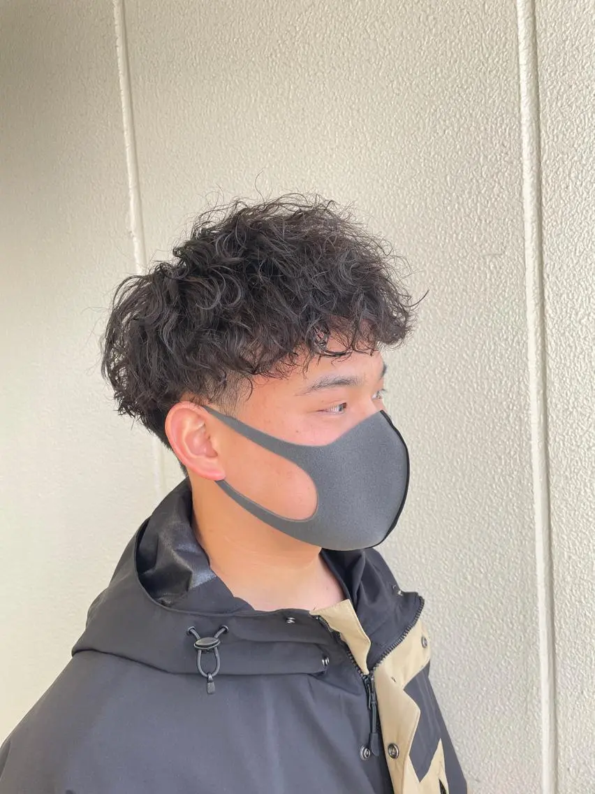 ショート パーマ ヘアアレンジ メンズ カット パーマ トリートメント ヘアセット 艶カラー✨縮毛矯正✨ 翁長孝輔のヘアスタイル