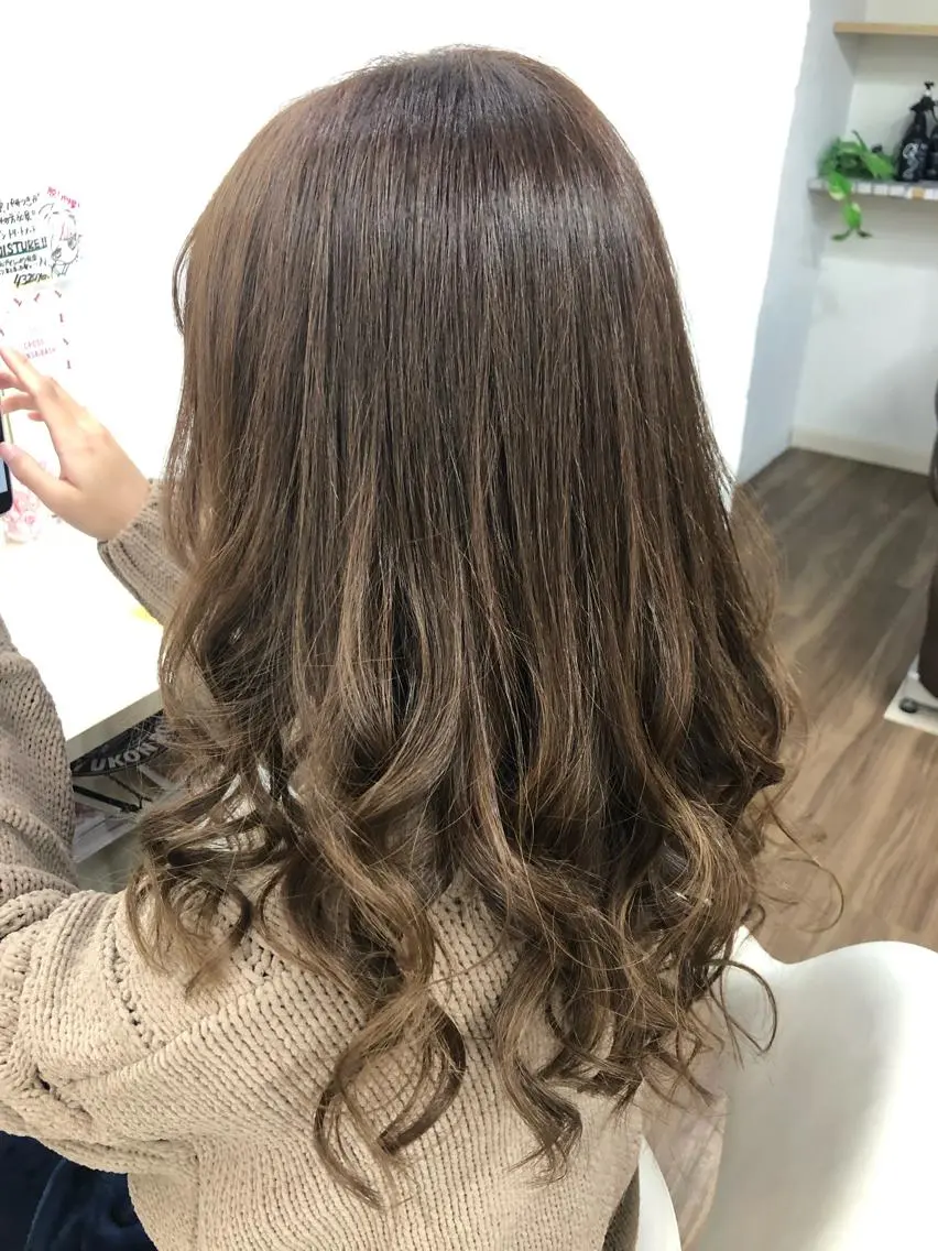 ロング カラー 正木 彩音のヘアスタイル