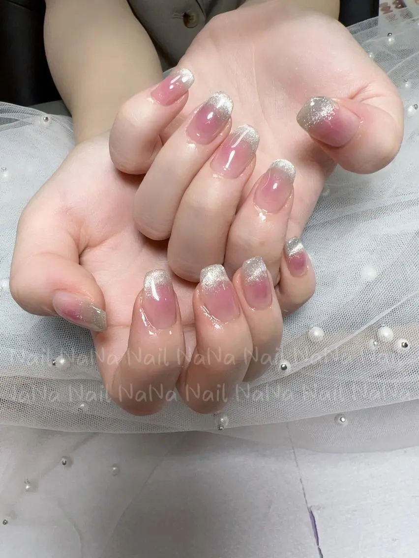 ミディアム カラー ネイル チークネイル フレンチネイル マグネットネイル マグネットフレンチ ハンドネイル Nail NaNaのネイルデザイン