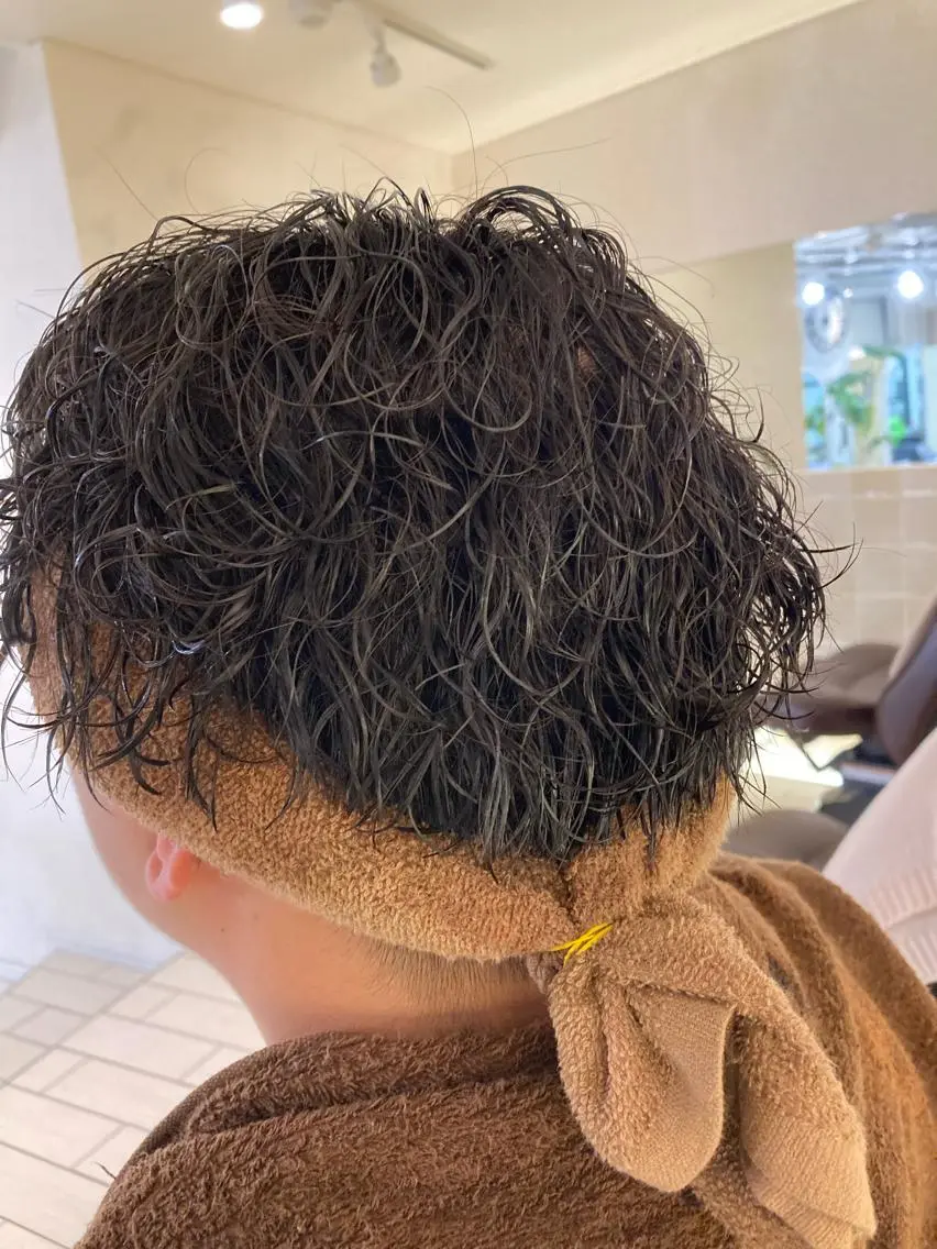 パーマ メンズ メンズパーマ 波巻きパーマ 可愛い顔周りカット お任せください✨中川のヘアスタイル