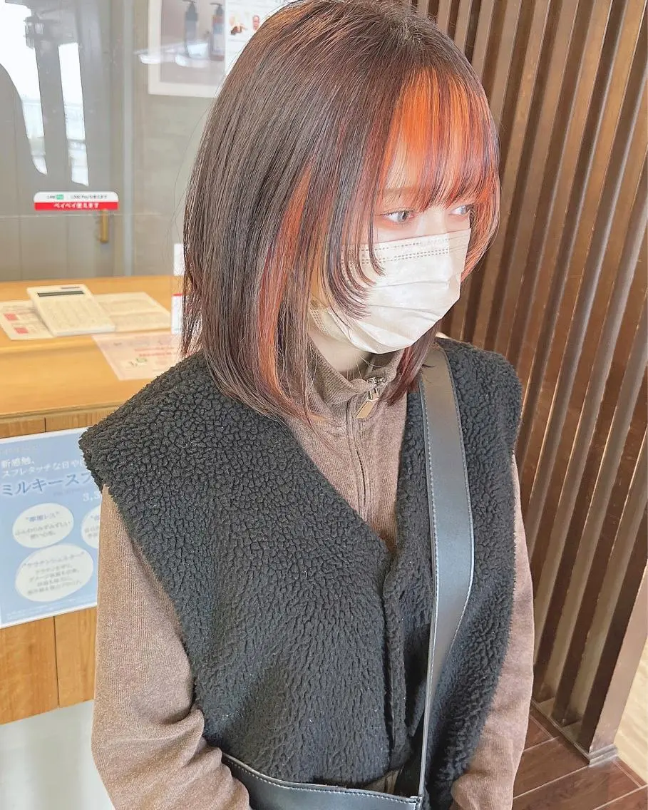 ミディアム カラー インナーカラー オレンジ 具志 正太のヘアスタイル