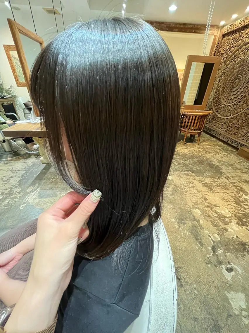 セミロング カット 縮毛矯正 トリートメント ヘッドスパ putri店長 和田鈴采のヘアスタイル