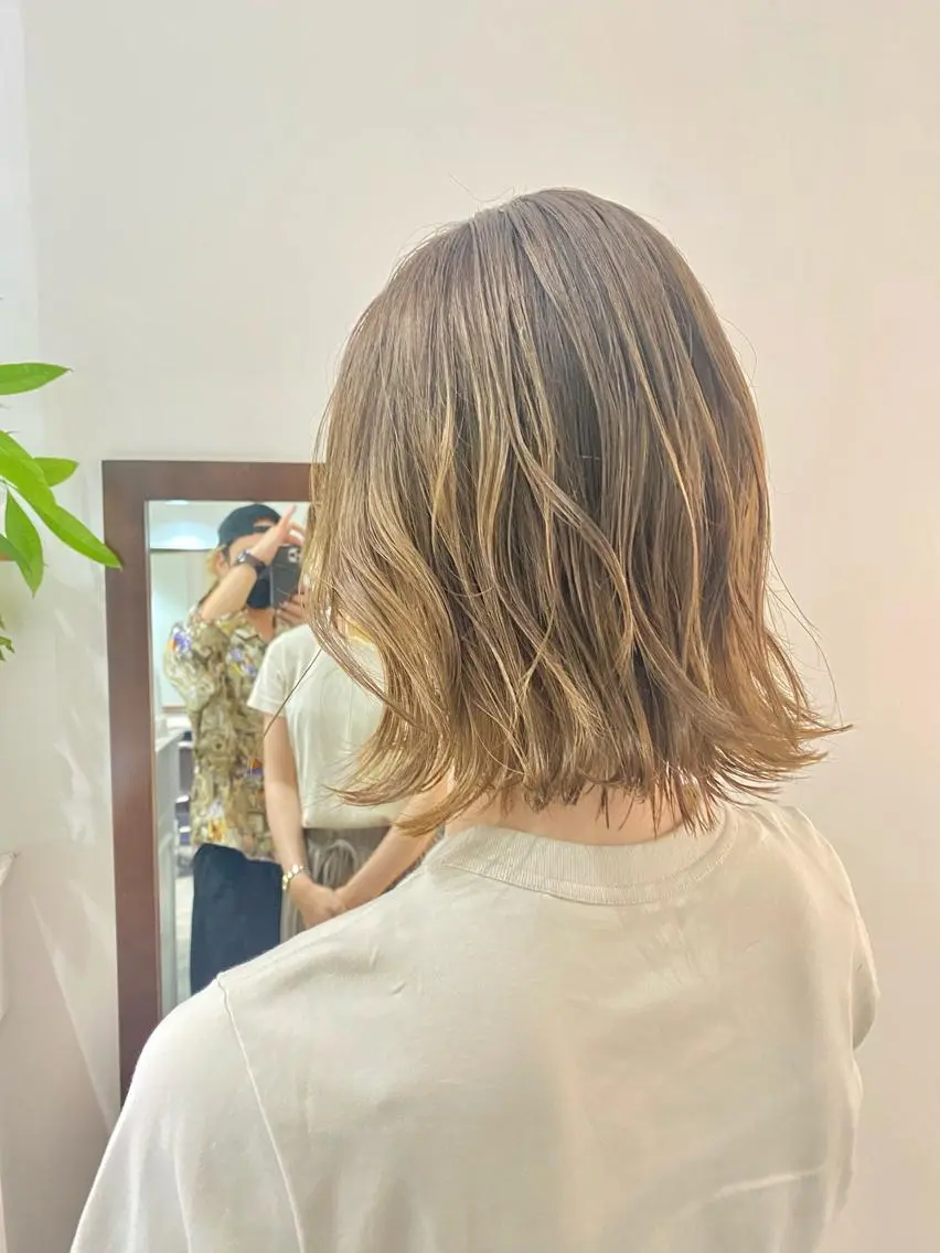 ミディアム カット ヘアカラー ili 梅田のヘアスタイル