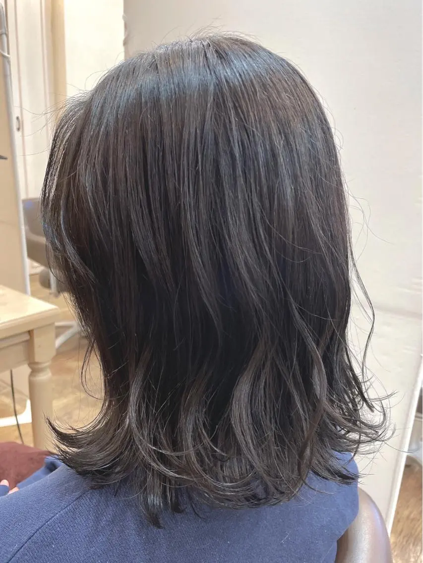 ミディアム カラー 黒髪 ブルーカラー ブルーブラック メンズパーマ🌀/ 中村郁未のヘアスタイル