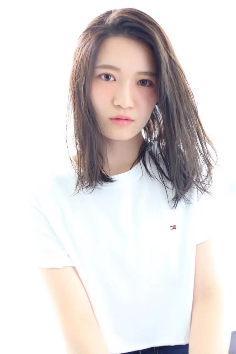 ミディアム かきあげバング 中野 恵脩のヘアスタイル