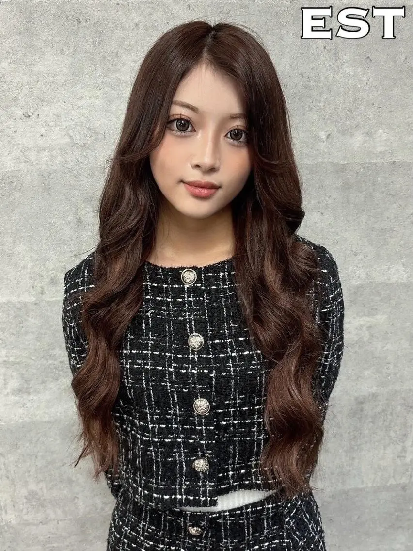 カラー ロング シールエクステ バレイヤージュ ベージュカラー 黒髪 ブリーチ M. KANAのヘアスタイル