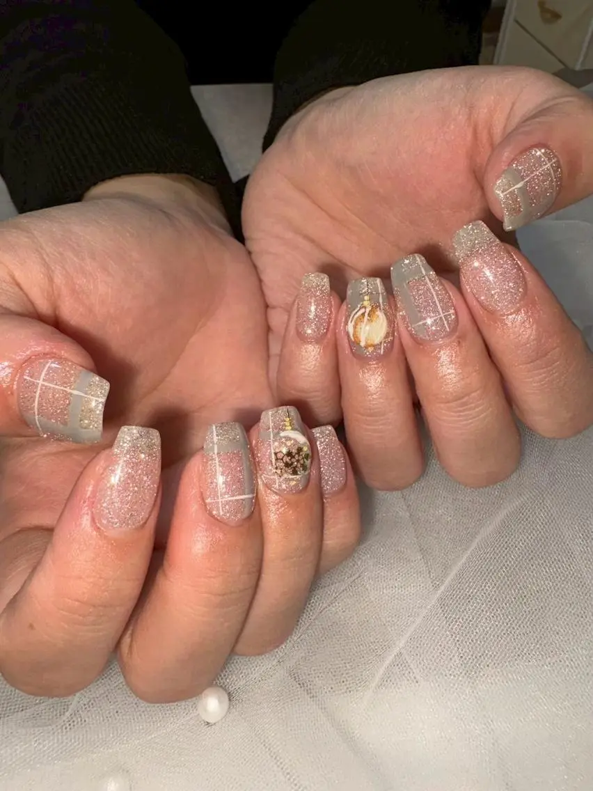 ネイル チークネイル 桜ネイル フラッシュネイル フレンチネイル ジェルネイル ハンドネイル みか/持ち込みアート パラジェル/長さだしのネイルデザイン