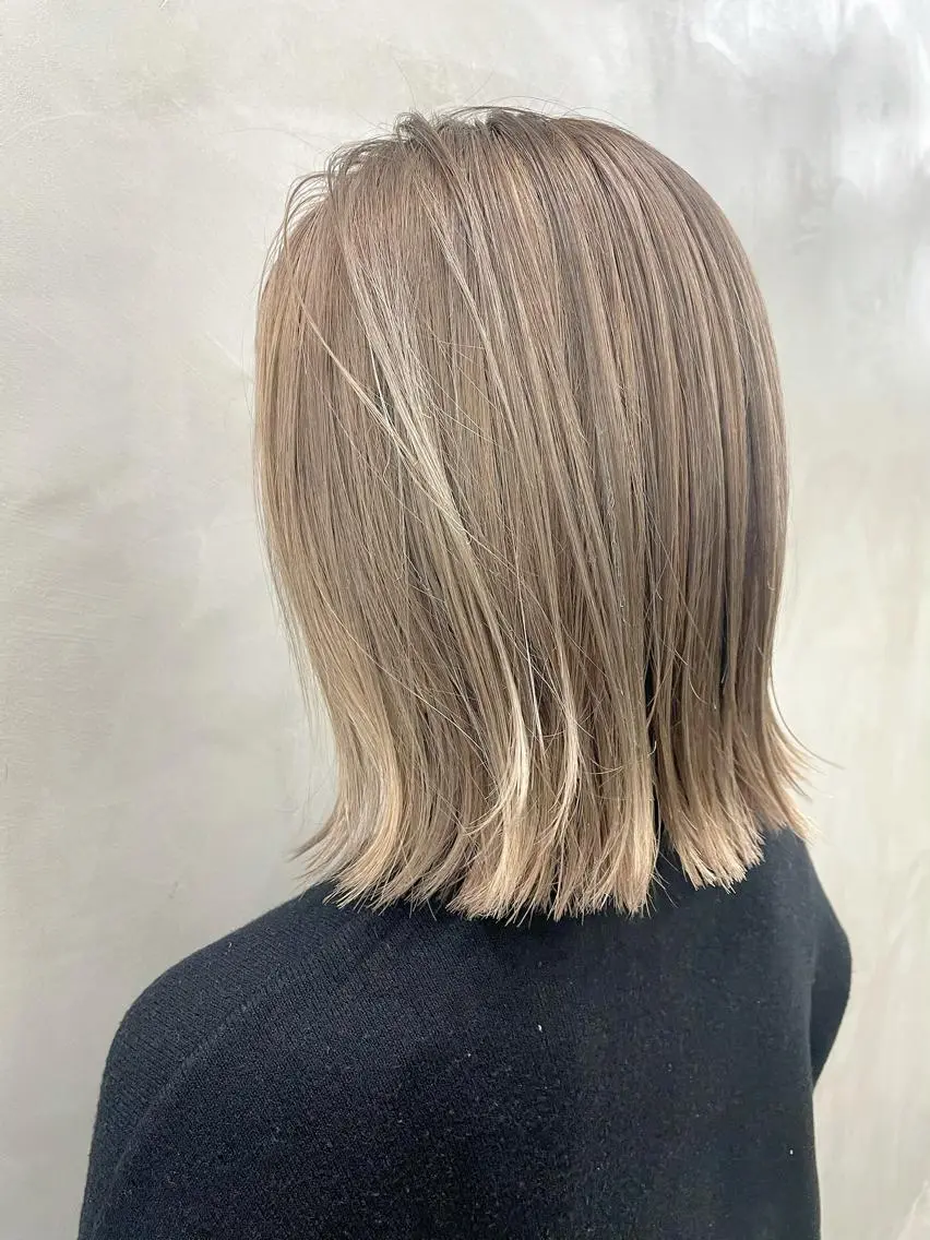 ミディアム カラー レイヤーカット 🪩yurikaのヘアスタイル