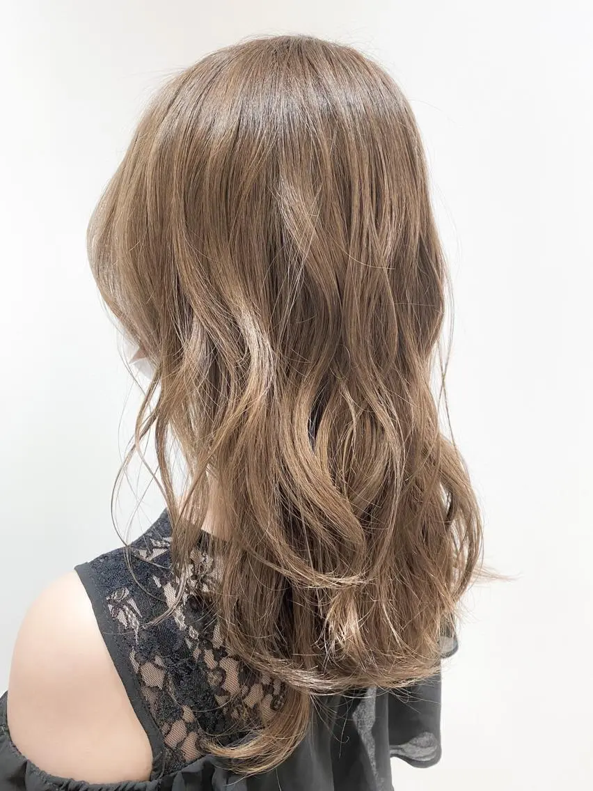 カラー ブリーチ デザインカラー 福元友梨 ディレクター✂️のヘアスタイル