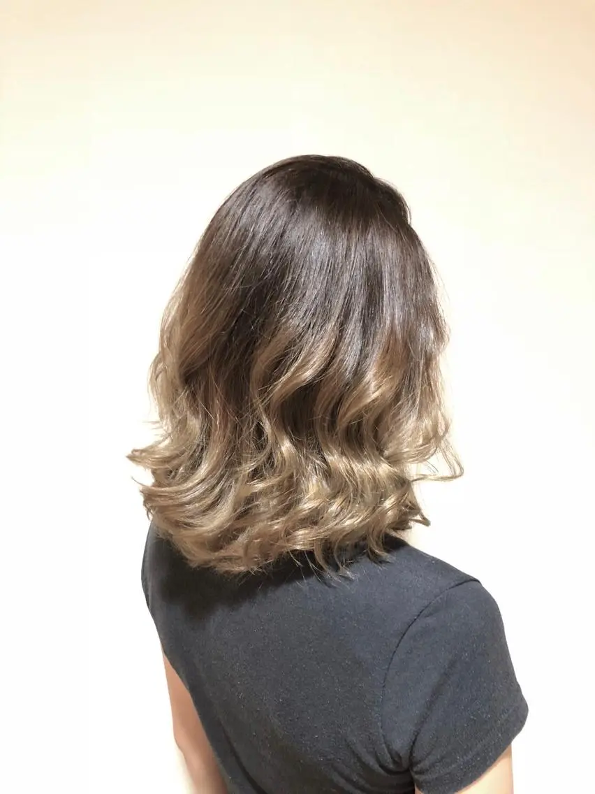 ミディアム ヘアカラー 冨田 義智のヘアスタイル