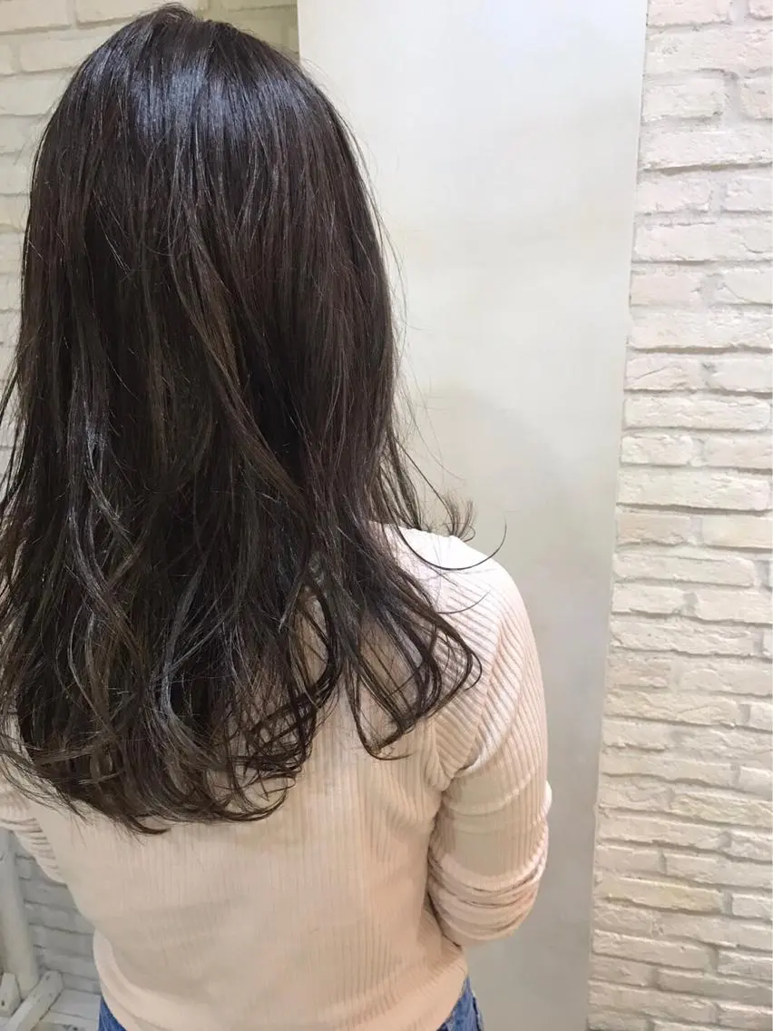 セミロング カラー グラデーションカラー ハイライトカラー ハイライト 平内 賢人のヘアスタイル