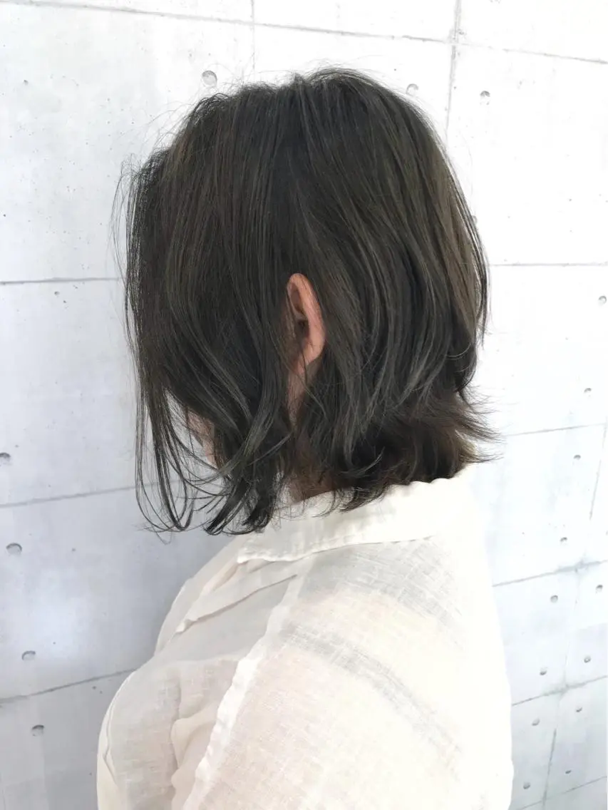 ミディアム カラー アッシュ アッシュグレー ダークアッシュ イルミナカラー ヘアカラー トリートメント 高木 麻知子のヘアスタイル