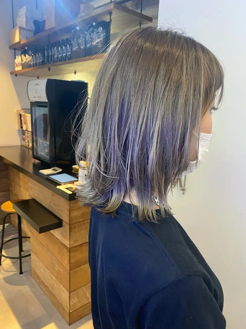 ミディアム カラー ベージュカラー ハイトーンカラー オリーブベージュ カット ヘアカラー トリートメント scene. haraのヘアスタイル