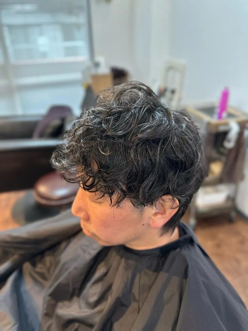 ミディアム パーマ メンズ カット パーマ トリートメント Luzir⭐︎ GEN⭐︎のヘアスタイル