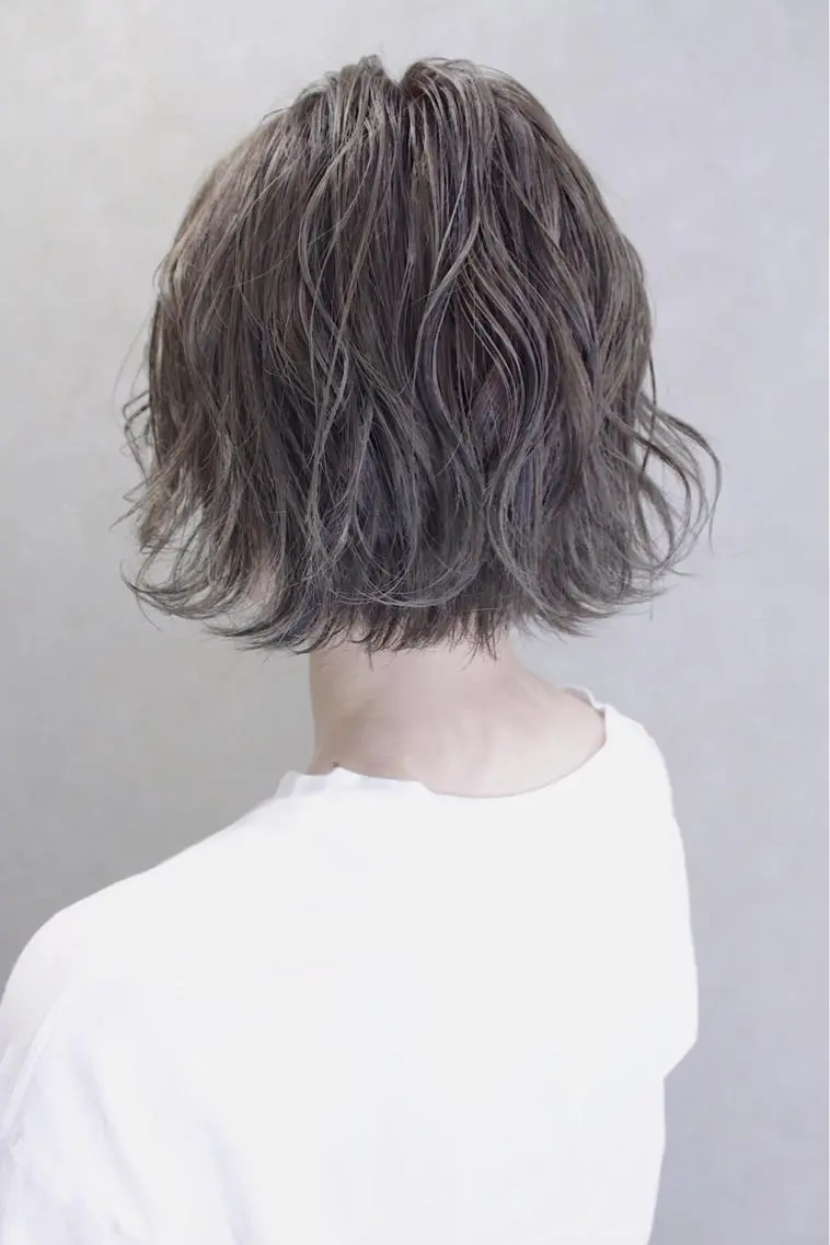 ショート カラー ヘアアレンジ lani ブリーチ /ダブルカラーのヘアスタイル
