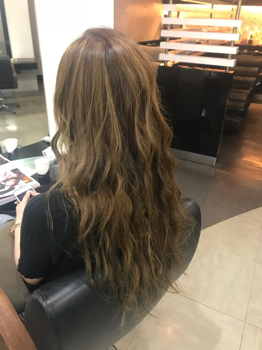 ロング カラー ヘアアレンジ バレイヤージュ レイヤーカット 烏山 達也のヘアスタイル