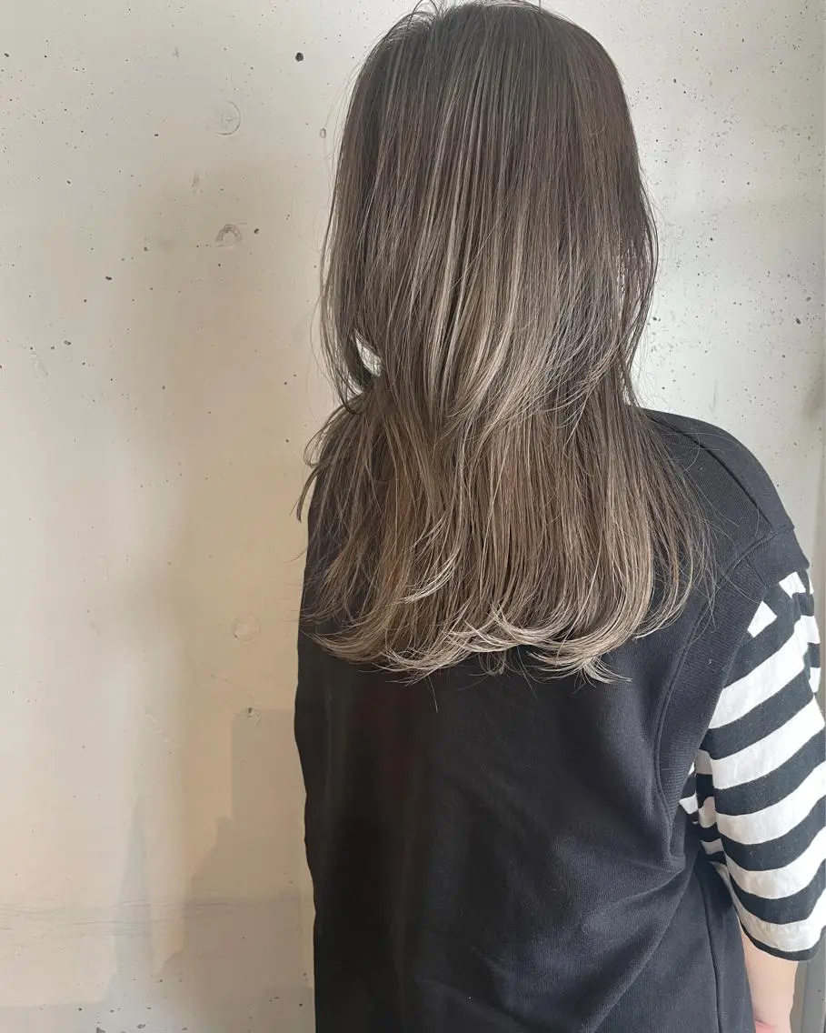 ロング カラー 東 みのりのヘアスタイル