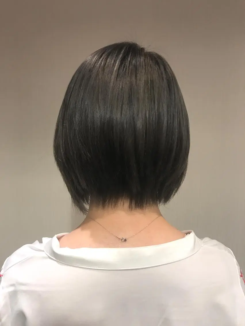 ショート カラー ブリーチ 透明感カラー ダブルカラー ひろせ かなのヘアスタイル