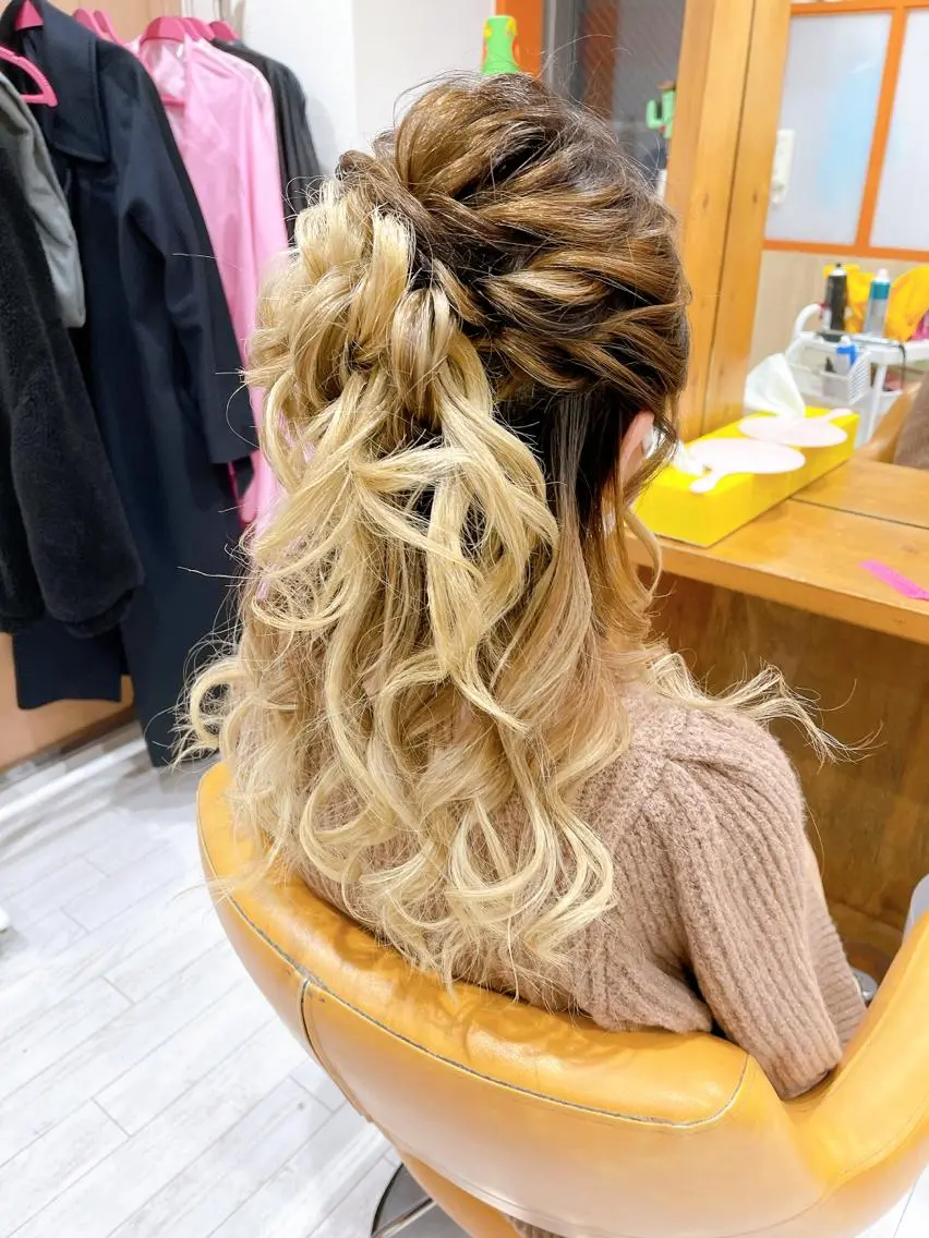 セミロング ヘアアレンジ ハーフアップ 青木 麻紀のヘアスタイル