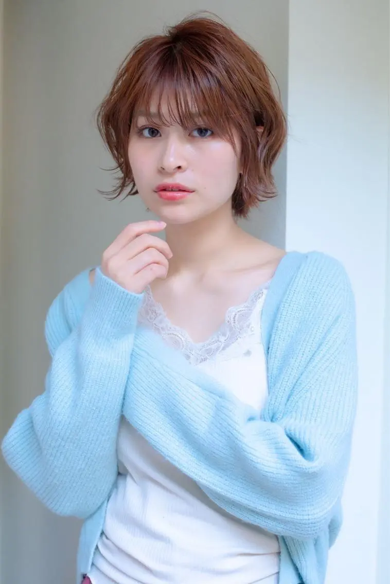 ミディアム ボブ 外ハネヘア レイヤー/縮毛矯正 髪質改善/e_kiのヘアスタイル