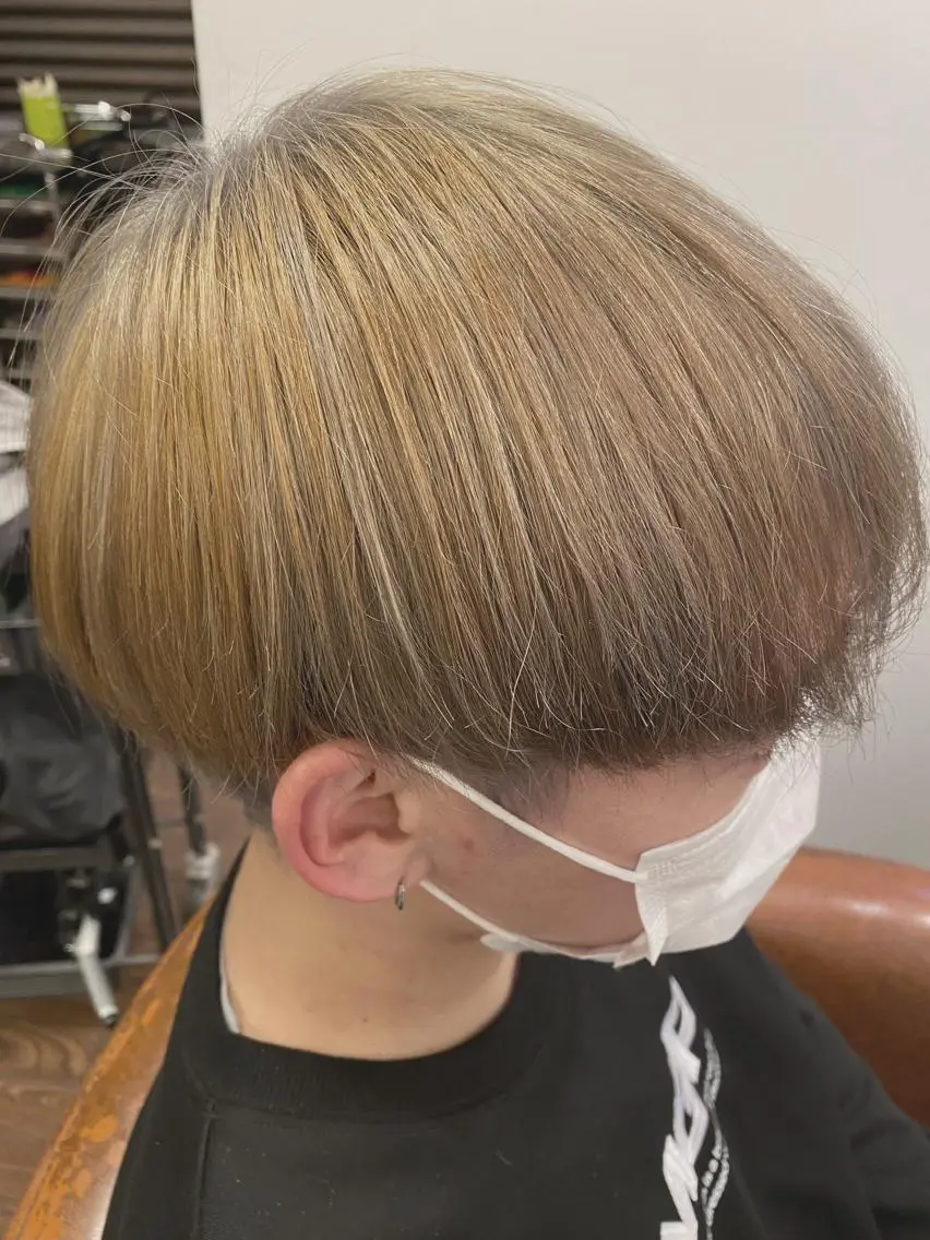 ショート カラー liL hair サトウリョウタのヘアスタイル