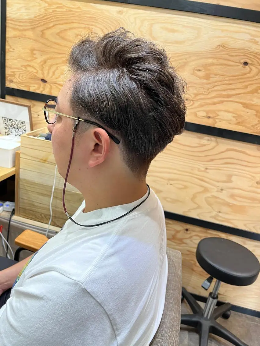 ショート キッズ ネイル ケアカラー ピンクブラウン 外国人風カラー ショートヘア 小顔カット 久木原 ゆりのヘアスタイル