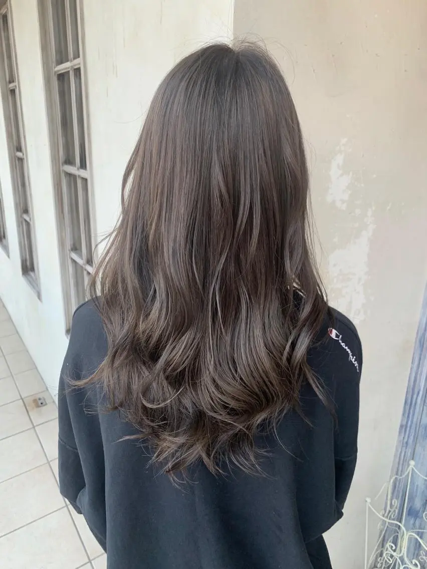 カラー アッシュ ブリーチ Kasuga Sayuriのヘアスタイル